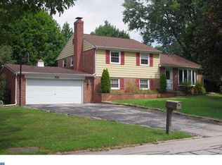 701 Raven Rd, Wayne, PA 19087