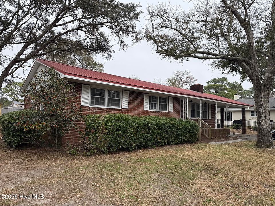 1st image of 204 Herring Dr