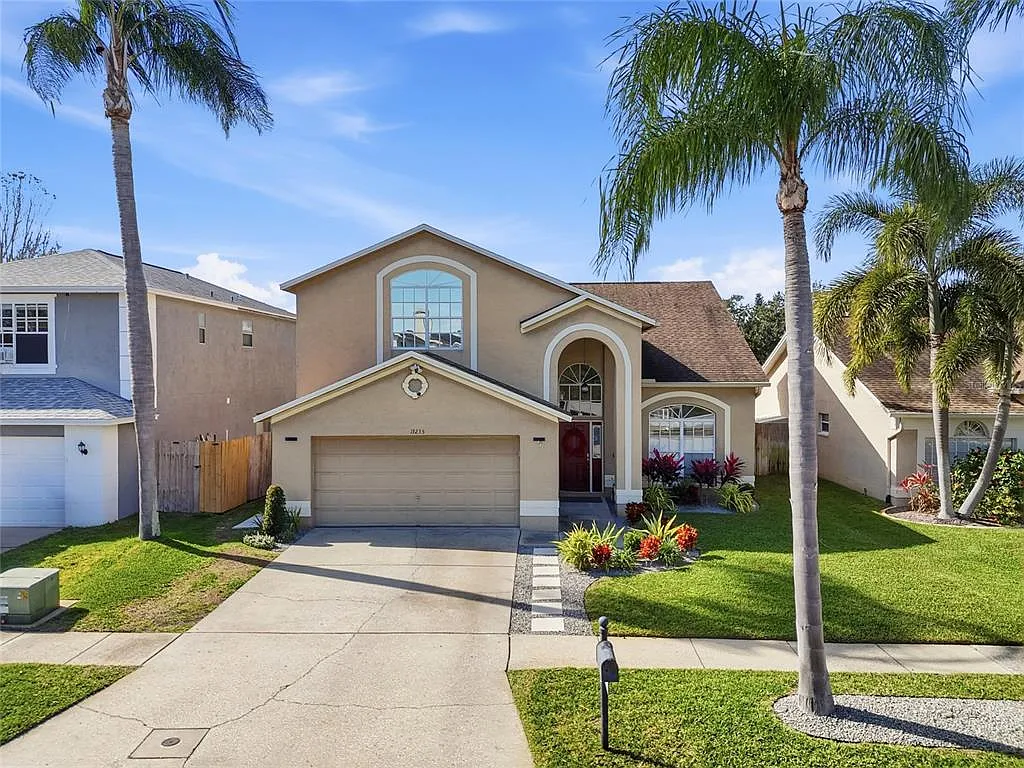 4 bed, 2.5 bath, 2289 sqft, $3,800 — Photo 3