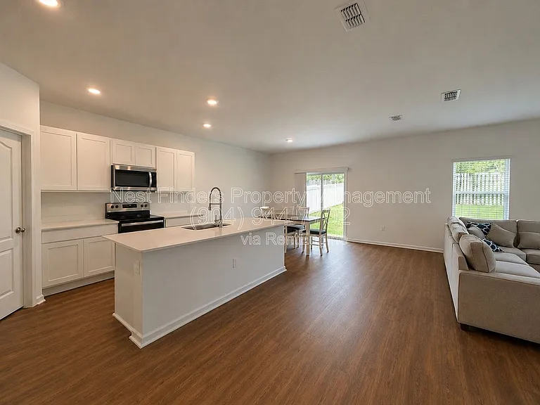 161 Chesterwood Rd — Photo 6