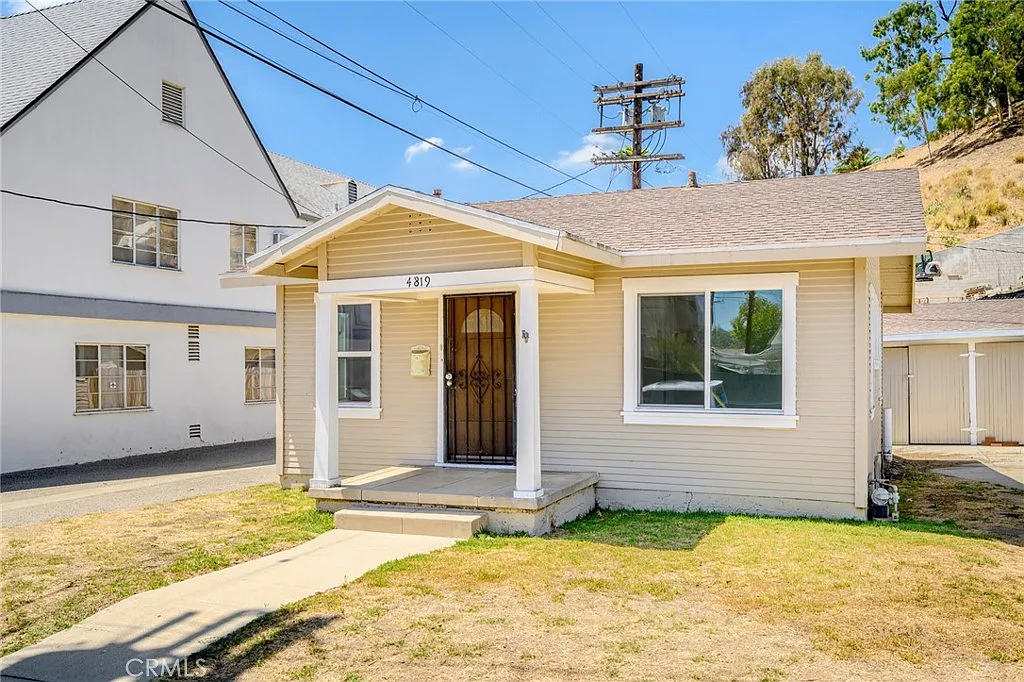 2 bed, 625 sqft, $3,200 — Photo 2