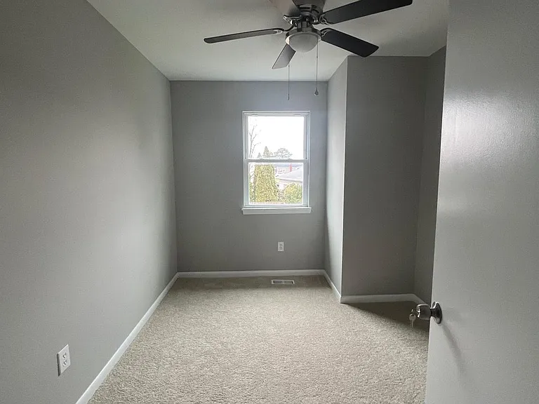 406 Essexwood Ct — Photo 11