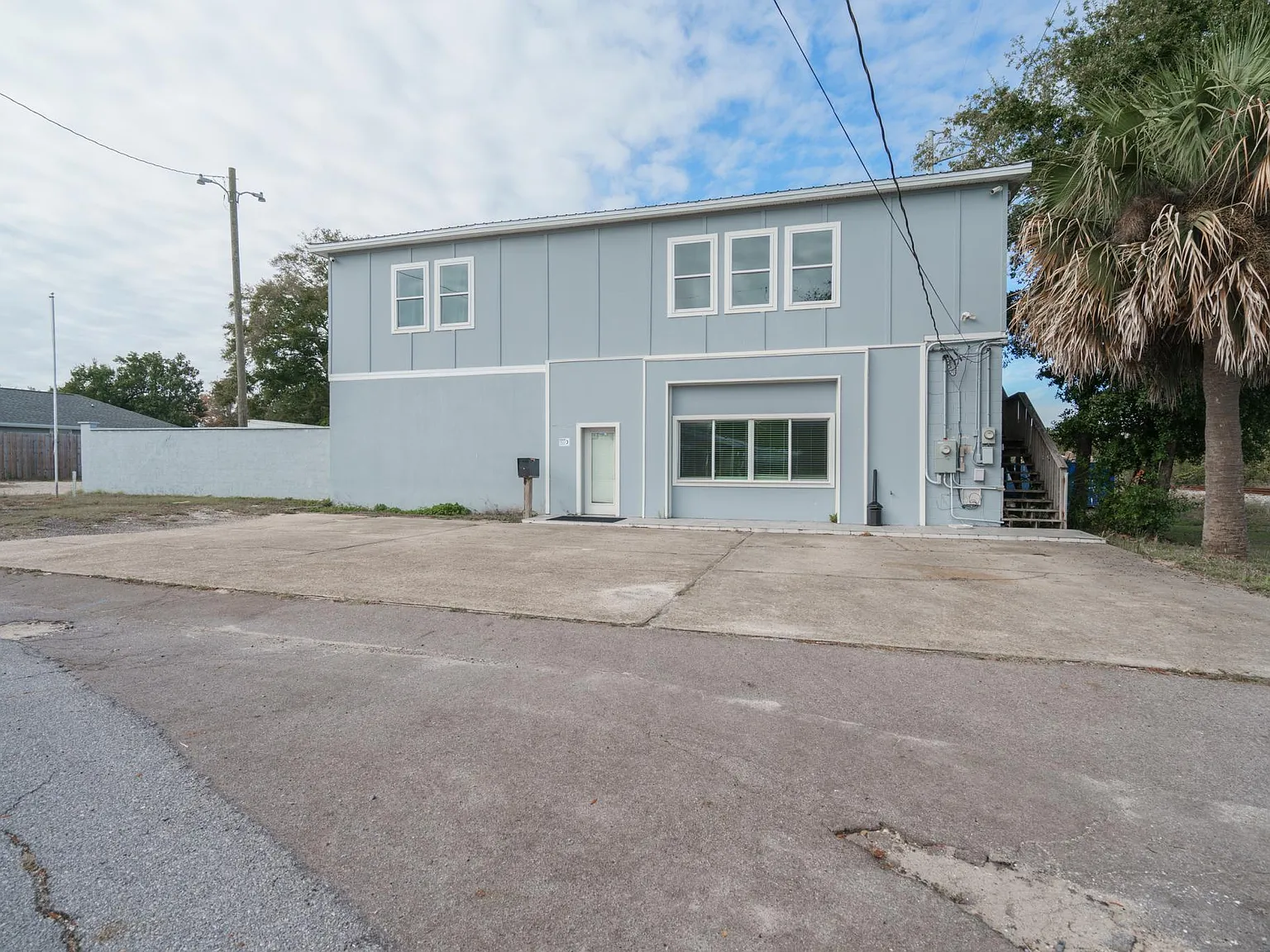 1919 Drummond Ave — Photo 4