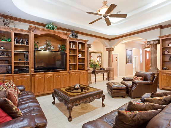 3rd image of 2807 Nicole Dr