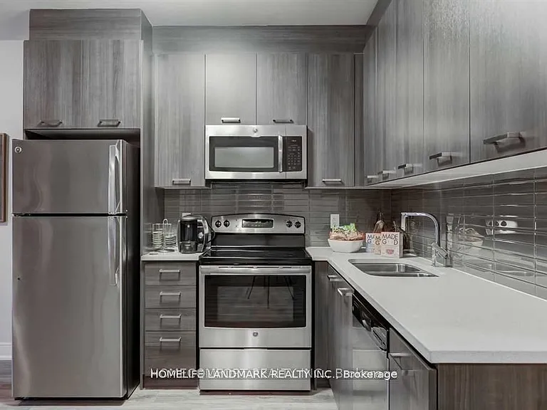 150 Main St W #707 — Photo 2