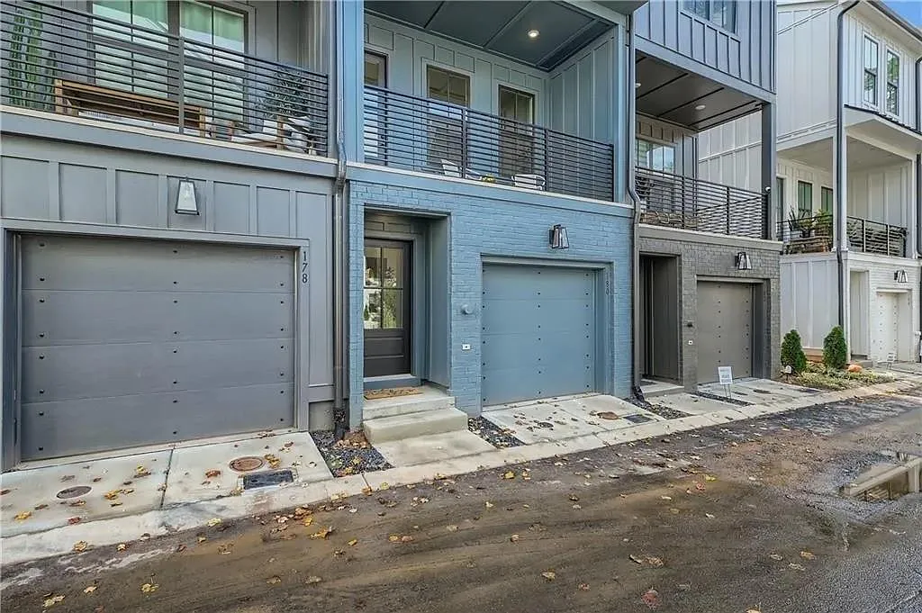2 bed, 2.0 bath, 1152 sqft, $3,500 — Photo 2