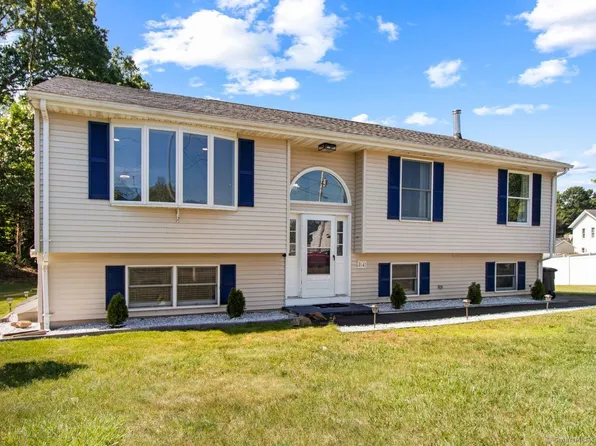 14 Cutters Lookout, East Haven, CT 06513
