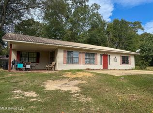 47 Deer Creek Rd, Lumberton, MS 39455