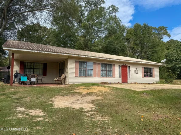 47 Deer Creek Rd, Lumberton, MS 39455