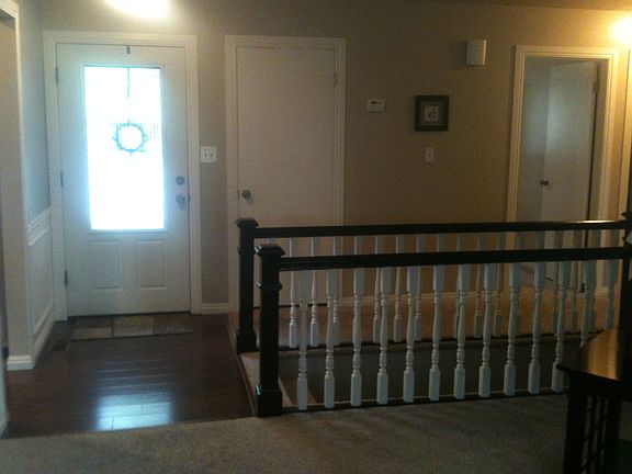 5th image of 410 Knotty Pine St
