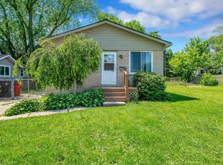 28223 Felician St, Roseville, MI 48066