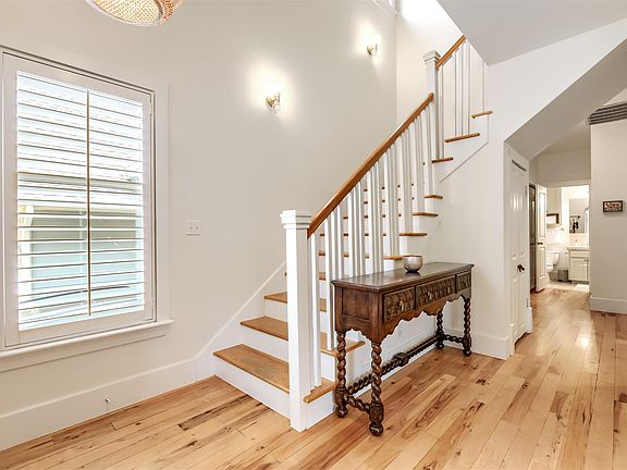 4th image of 3818 Ridgelea Dr #B