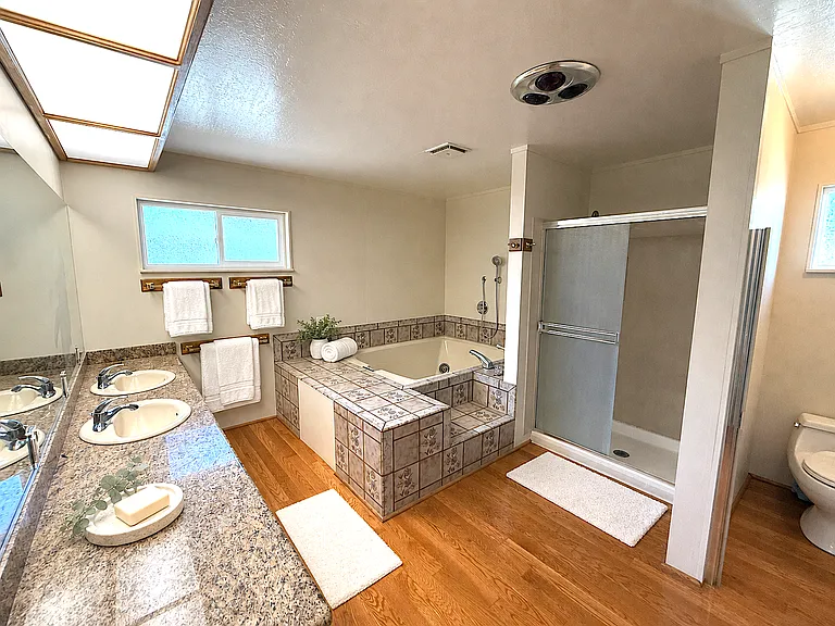 786 Eden Ave — Photo 12