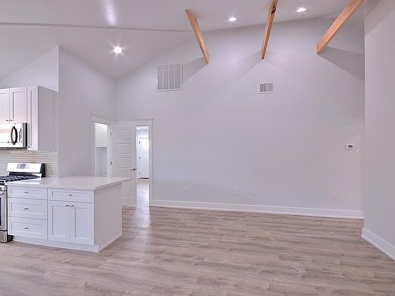 5th image of 750 Helios Ave