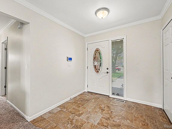 3rd image of 6944 Bunkerhill Ln