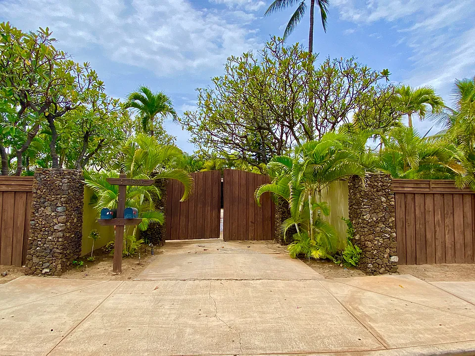 Front entry gate