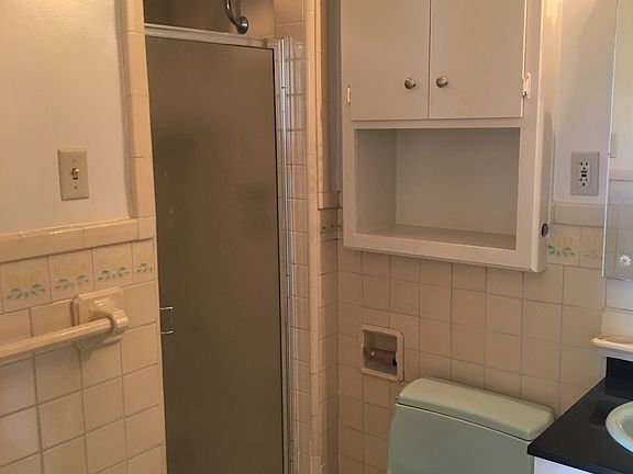 4th image of 1900 Beach St #302