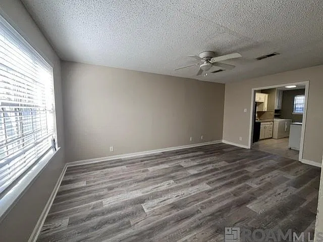 2 bed, 1200 sqft, $1,350 — Photo 2