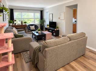 1647 County Road B W APT 4, Saint Paul, MN 55113