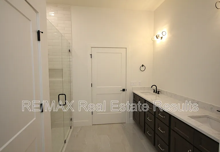 1900 W Saddlebrook Ln — Photo 14