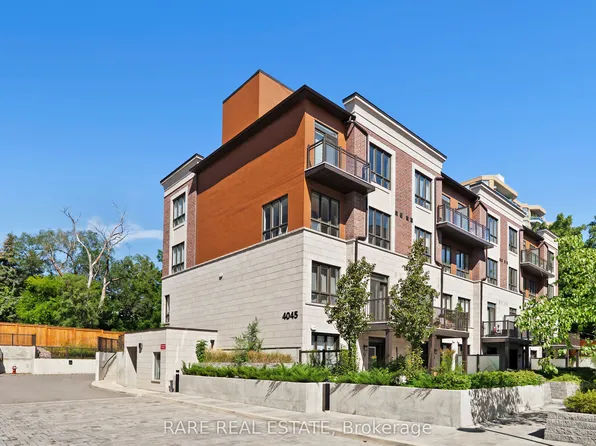4045 Hickory Dr #15, Mississauga, ON L4W 0G6