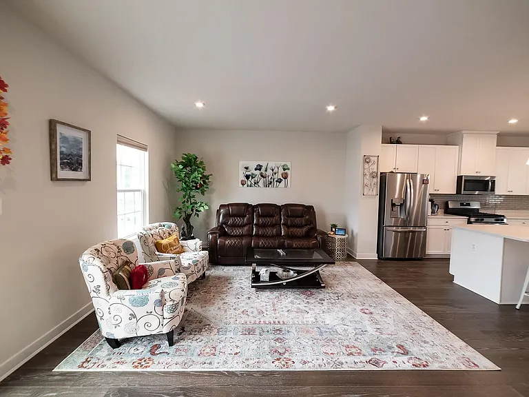 310 Theodora Way — Photo 4