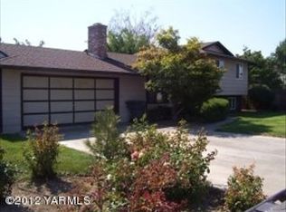 4606 Glenmoor Cir, Yakima, WA 98908