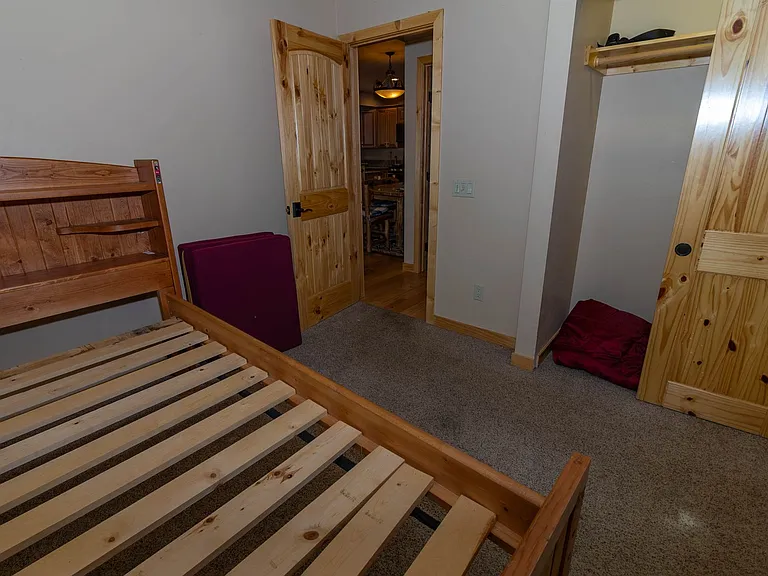 560 Temple Ln — Photo 10