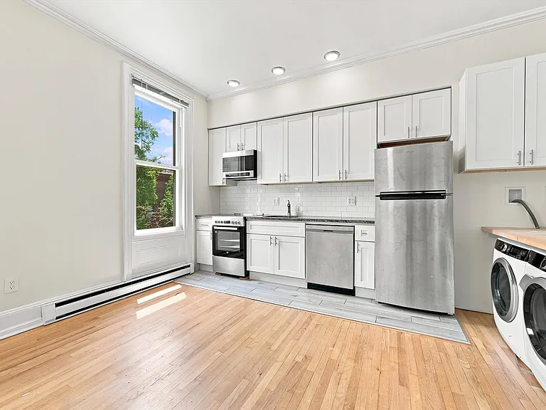 2107 Green St #2FF — Photo 10