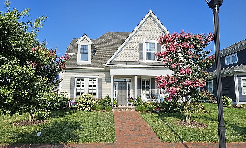 2nd image of 8072 Easton Village Dr