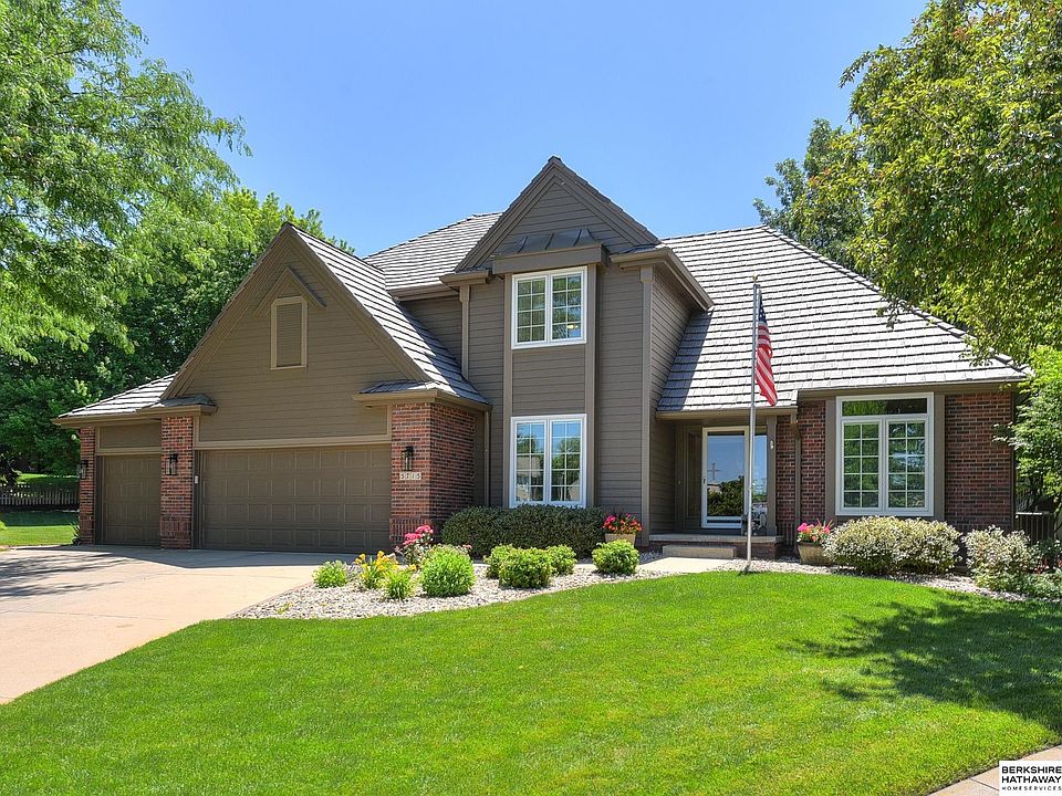 1st image of 5715 S 166th Avenue Cir