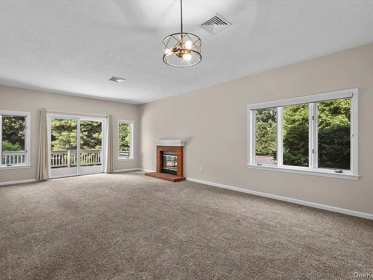 756 Heritage Hls #B — Photo 6