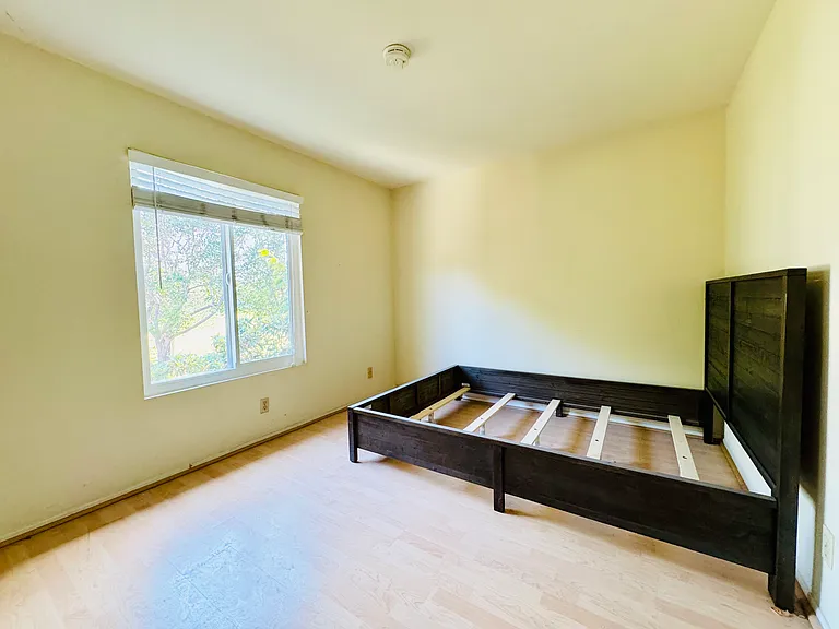 10 Coldbrook — Photo 13