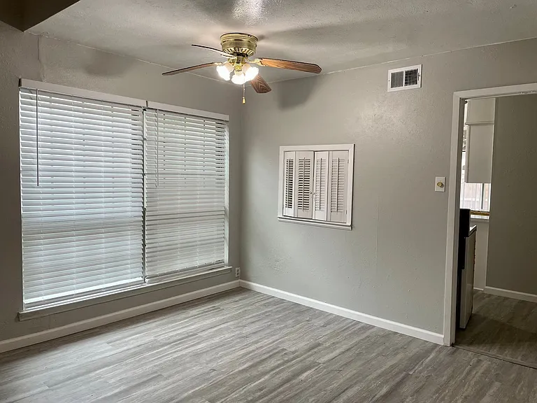 13722 Flagstone Ln — Photo 3