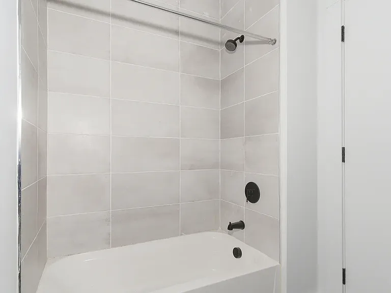 486 Market St #6C — Photo 9