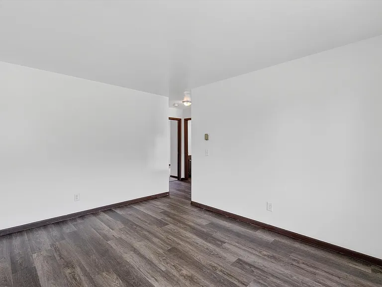 Sun Meadows Apartments — Photo 28