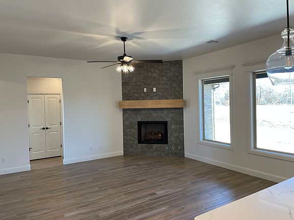 Living Room with Gas Fireplace