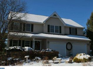 1467 Hilltop Rd, Leesport, PA 19533