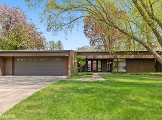 2408 Willow Ln, Cedar Falls, IA 50613