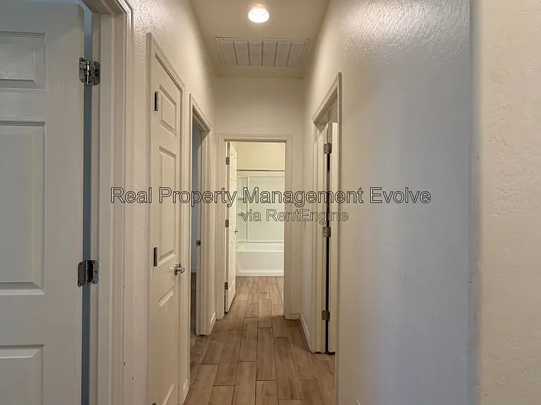 5731 W Encinas Ln — Photo 3