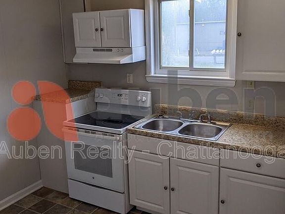 4th image of 566 Julian Rd