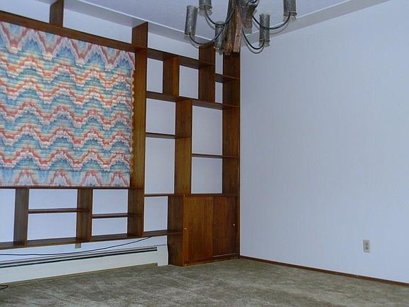 5th image of 239 Valley Cir