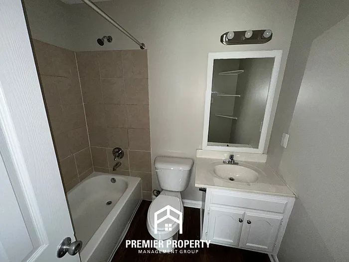 5340 Village Oak Cv — Photo 11