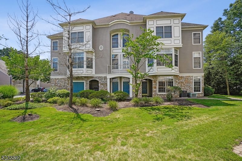 1st image of 629 Binghampton Ln #629