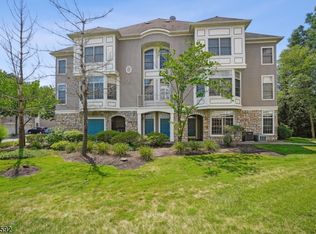 629 Binghampton Ln #629, Livingston, NJ 07039