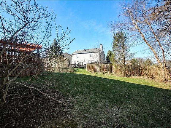 4th image of 10524 Alderwood Ct