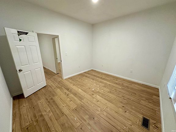 3rd image of 806 S Home Ave