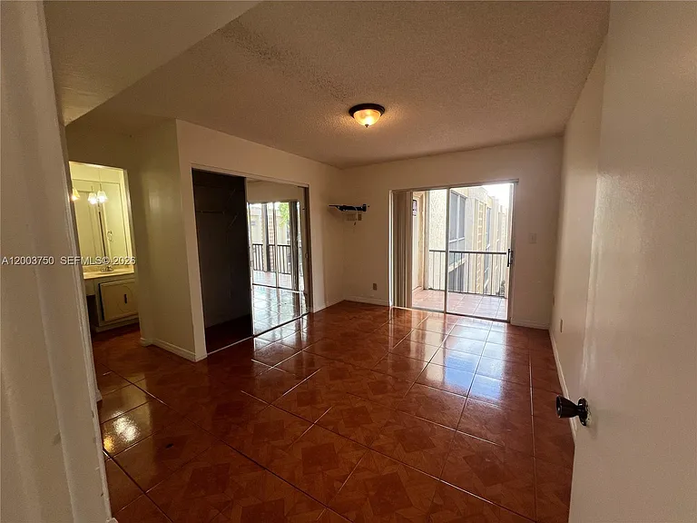 8401 SW 107th Ave #322E — Photo 25