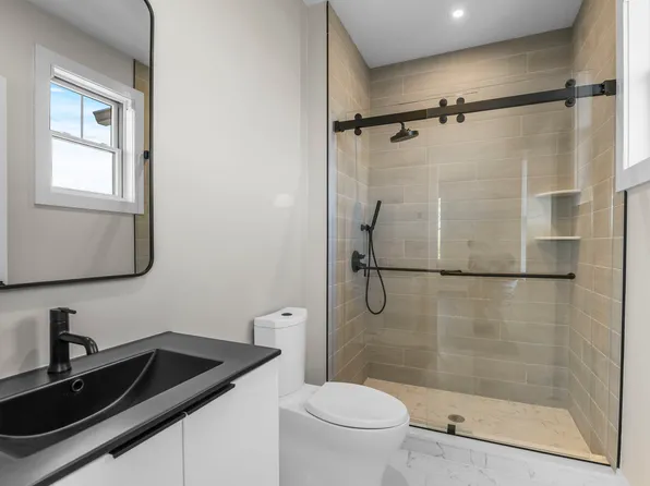 2021 Jones Road image 13 of 14