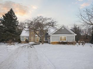 5440 Ridge Trl N, Clarkston, MI 48348